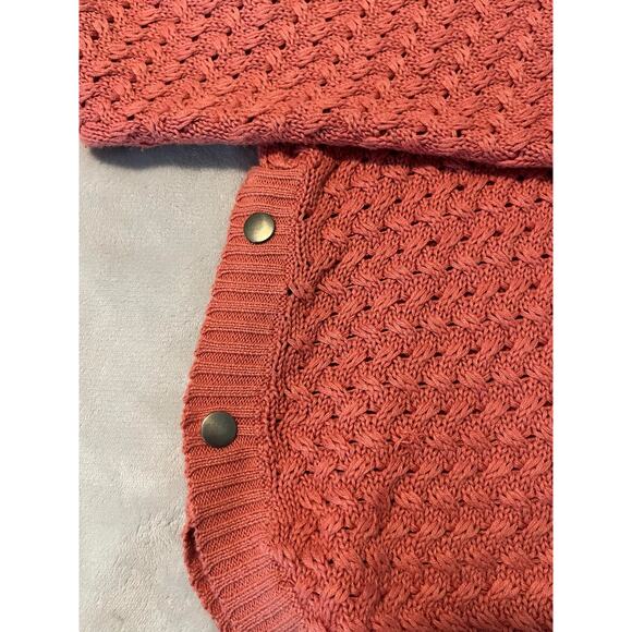 Venus Tulip Button Hem Sweater Crew Neck Coral Split Side Open Weave Sz XL 16 - Picture 3 of 7